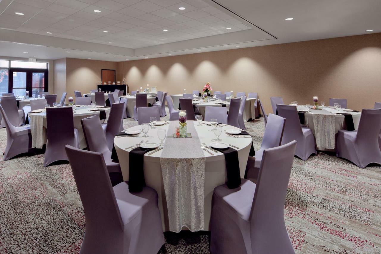 Отель Courtyard Pittsburgh Shadyside Экстерьер фото